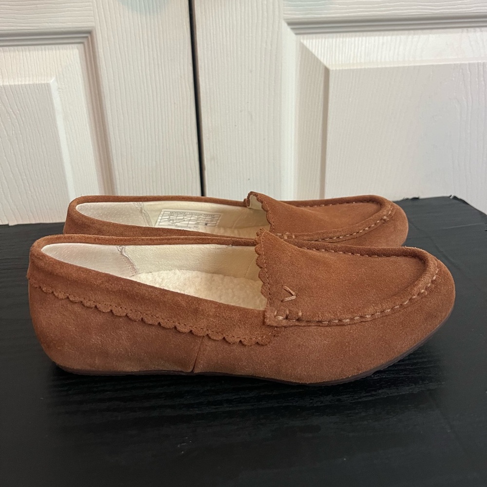 Vionic McKenzie moccasin style shoes - Picture 4 of 10